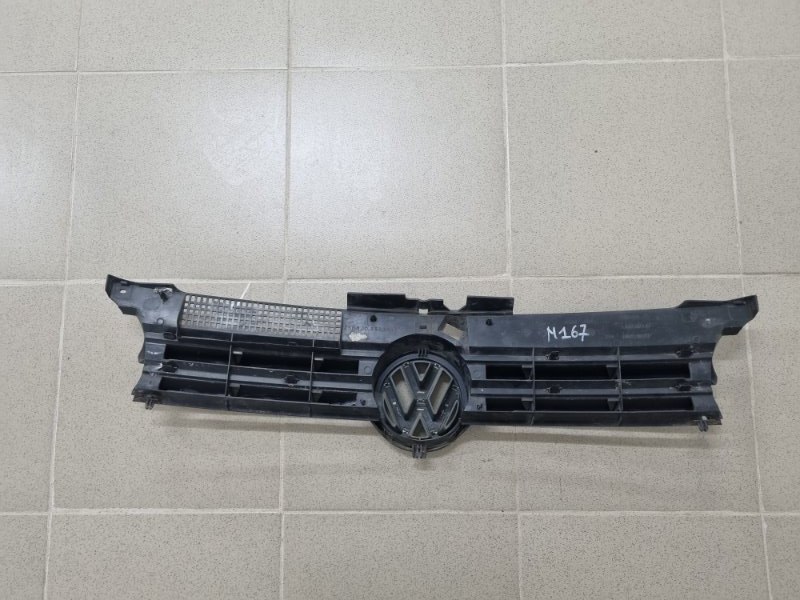 Решетка радиатора Golf 4 1999 1J1 AKL