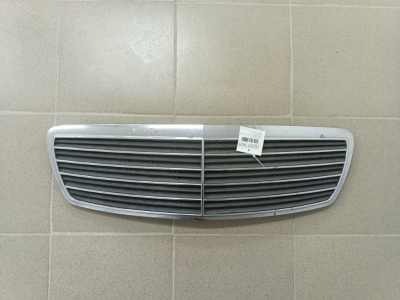 Решетка радиатора Mercedes-Benz E-class 2002 W211 646.951 a2118800283 контрактная