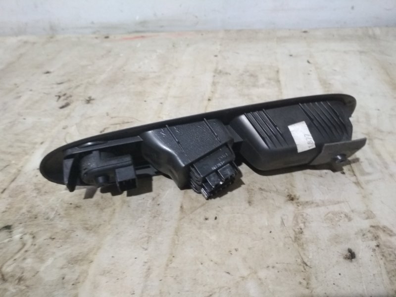 Блок управления стеклоподъемниками Renault Symbol 2 LU01 K4JB712 2009 передний левый (б/у)