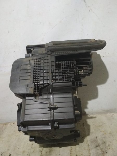 Корпус печки рено клио 2. Корпус печки с кондиционером рено логан 2011. Отопитель рено логан 2. Корпус печки логан 2. Логан корпус.