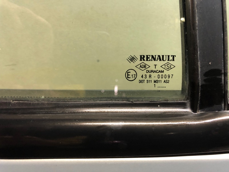 Стекло двери (форточка) Renault Symbol 1 СЕДАН K7J 2001 заднее правое (б/у)