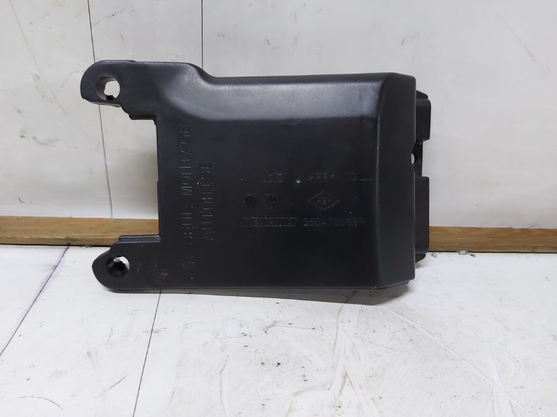 Накладка консоли Renault Megane 3 KZ0U K4M838 2013 (б/у)