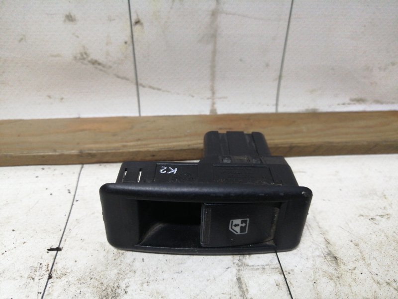 Кнопка стеклоподъемника Lada Granta 2012 передняя правая (б/у)