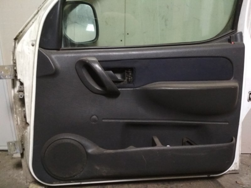 Обшивка двери Peugeot Partner PARTNER передняя правая (б/у)