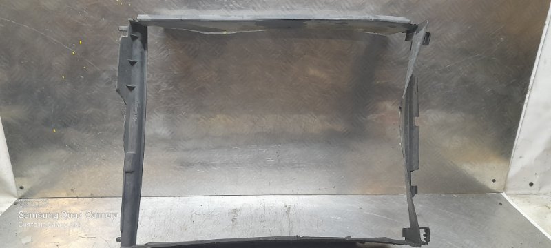 Дефлектор радиатора (пыльник) Renault Logan 2 L8 K7M 2018 (б/у)