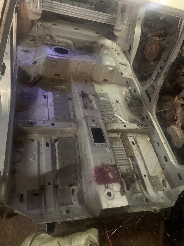 Пол дно кузова Renault Logan 1 LS K7M K4M 2005 (б/у)