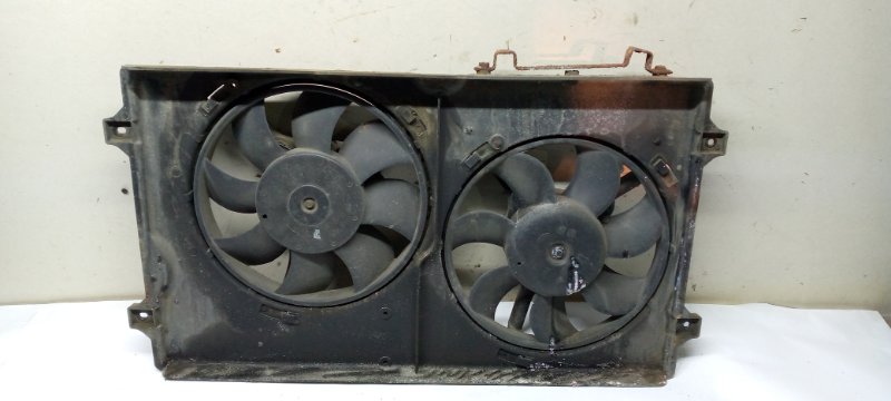 Мотор вентилятора охлаждения Mazda Familia УНИВЕРСАЛ 1.8 2000 (б/у)