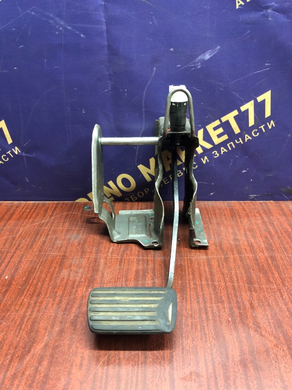Датчик педали ниссан альмера классик. Накладка педали тормоза ниссан альмера g15 автомат.