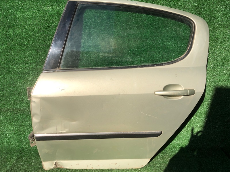 Дверь Peugeot 407 задняя левая (б/у)