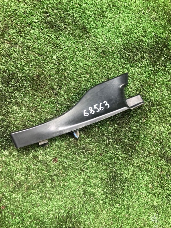 Накладка петли капота передняя правая Lada Largus 2019 фургон 11189 8200273994 Б/У