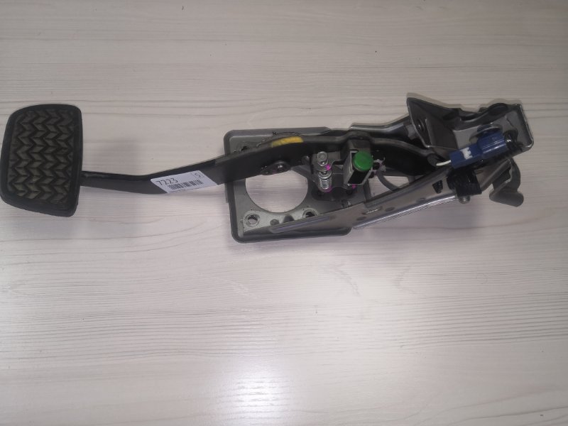 Педаль тормоза Toyota Harrier GSU35 2GR (б/у)