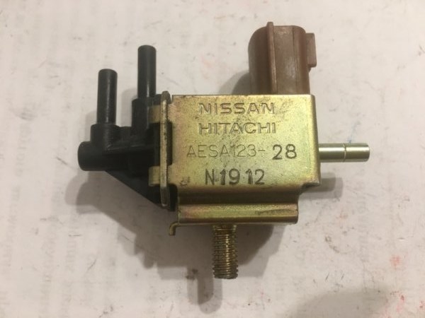 Вакуумный клапан Nissan Cefiro R20 VQ20DE (б/у)