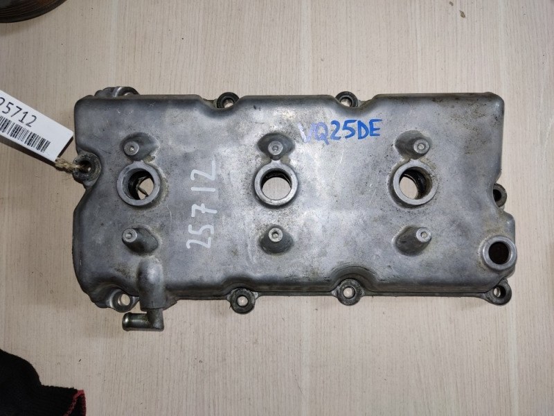 Клапанная крышка Nissan Bassara JHU30 VQ25DE правая (б/у)