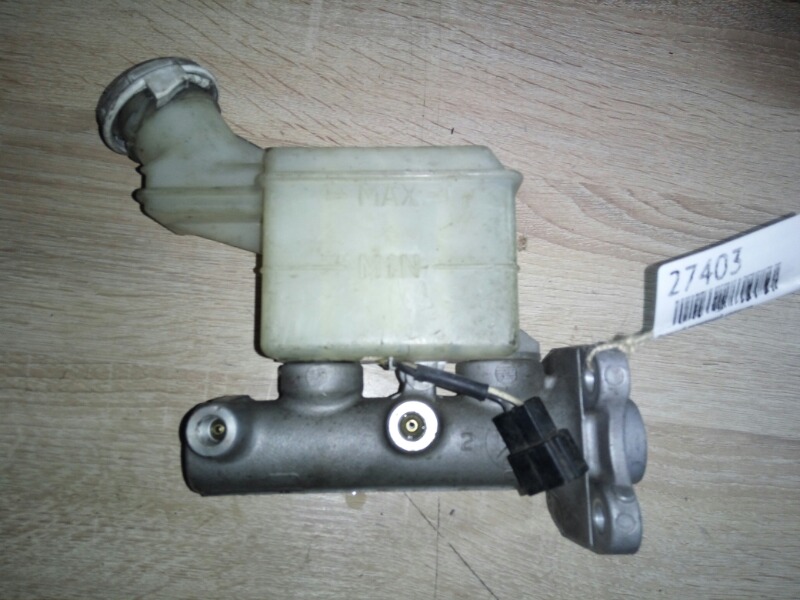 Главный тормозной цилиндр Mitsubishi Delica PA3V 4D56 (б/у)