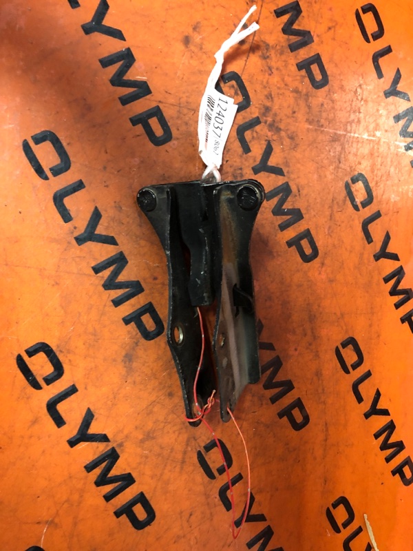 Запчасть петля капота NISSAN TERRANO 1998 PR50 TD27 654000W000 контрактная Петля капота NISSAN TERRANO 1998 PR50 TD27 654000W000 контрактная