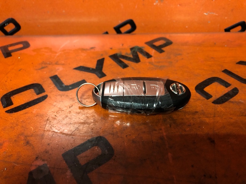 Ключ пульт Nissan (б/у) Ключ пульт Nissan (б/у)