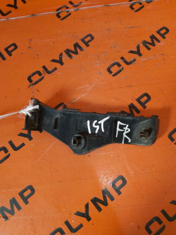 Крепление бампера Toyota Ist NCP61 1NZ-FE переднее правое (б/у)