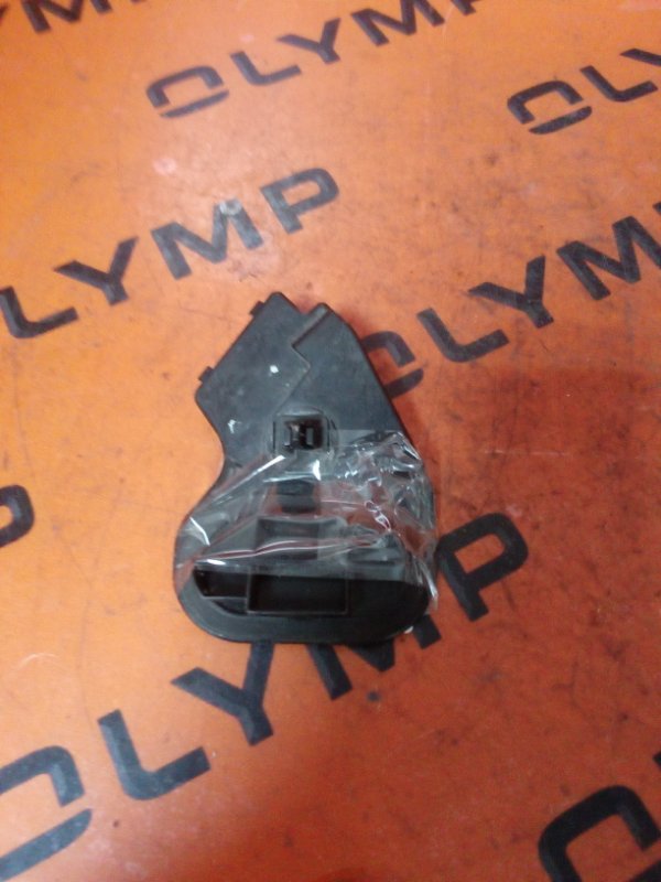 Крепление бампера Toyota Ist NCP61 1NZ-FE 2004 заднее правое (б/у)