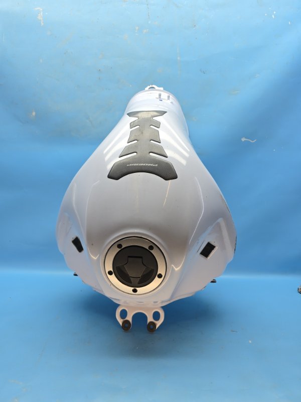 Бак топливный Kawasaki Er-6F 2013 (б/у)