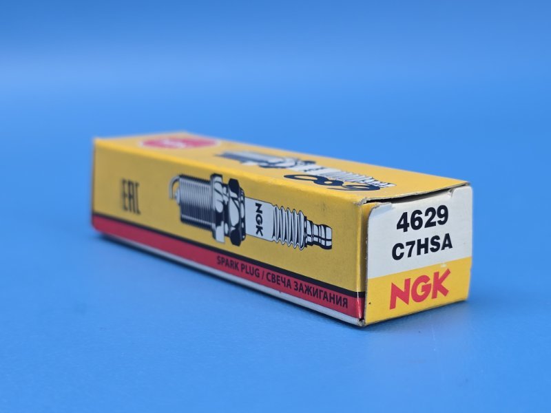 Свеча зажигания Honda (б/у) Свеча зажигания Honda (б/у)