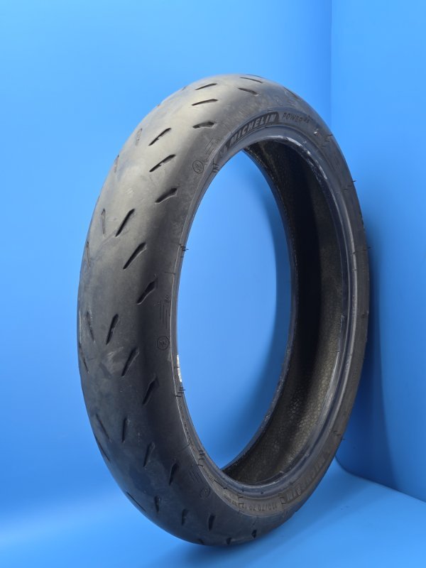 Резина Ducati Diavel DIAVEL 1200 2011 передняя (б/у)
