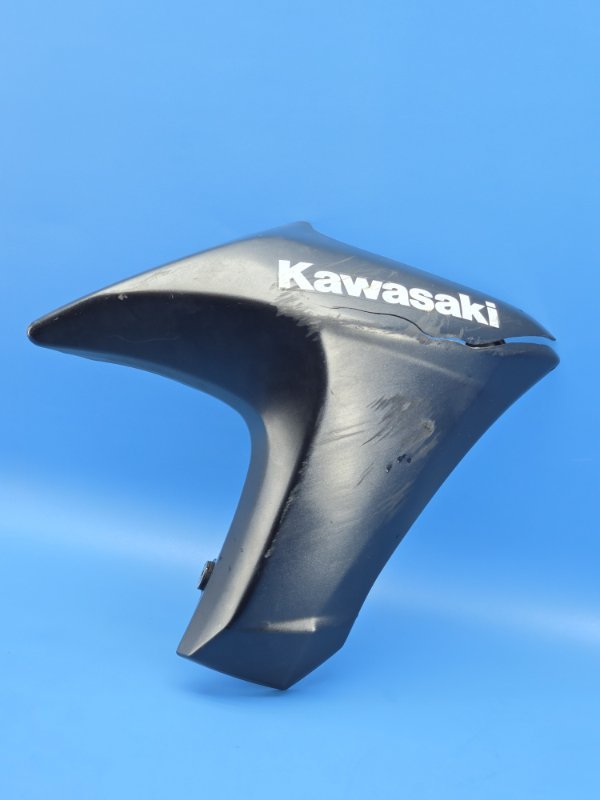 Пластик боковой Kawasaki Er-6 2012 передний правый (б/у)