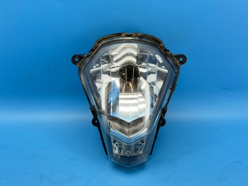 Фара Ktm Duke 2012 (б/у) Фара Ktm Duke 2012 (б/у)
