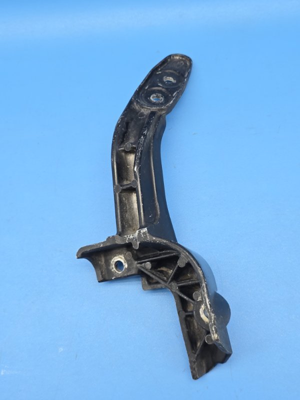 Кронштейн зеркала Yamaha Fzs600 2000 (б/у)
