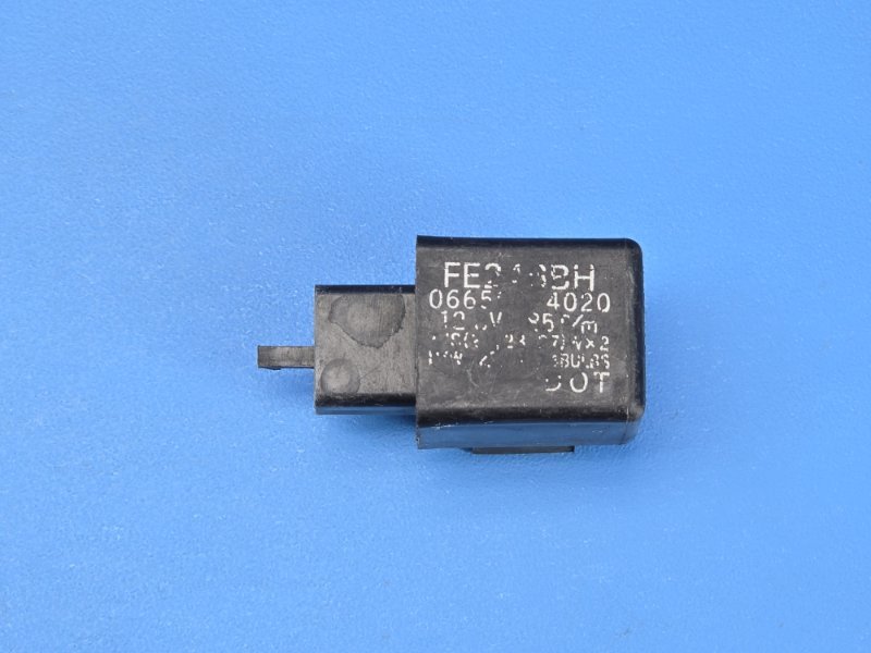Реле поворотов аварийки Yamaha Fzs600 2000 (б/у)
