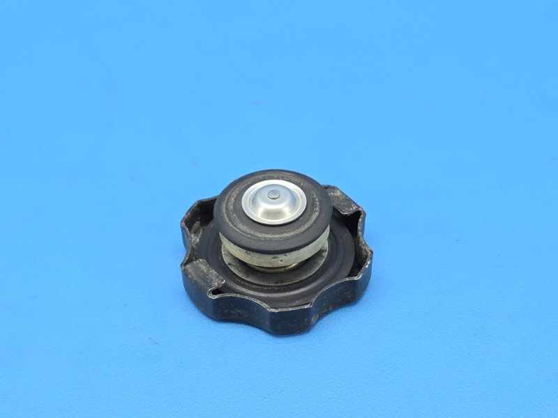Крышка радиатора Kawasaki Zrx400 1996 (б/у)