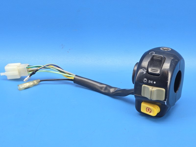 Пульт правый PGO G MAX50 2011 правый (б/у)