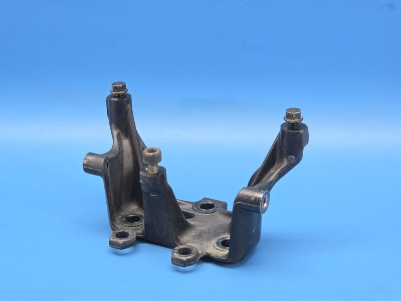 Кронштейн демпфера руля honda cbr1000rr SC-57 2005 (б/у)