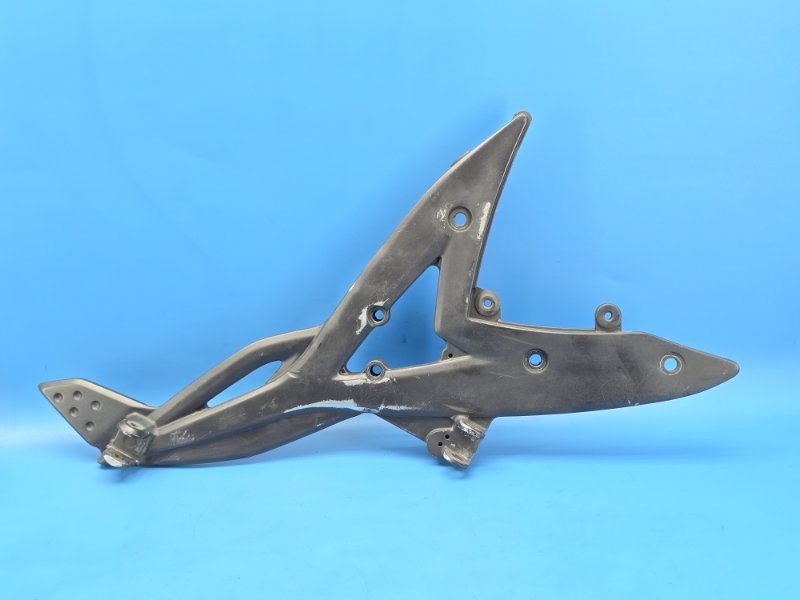 Кронштейн упора ноги, подножки Kawasaki ER-6F 2006 правый (б/у)