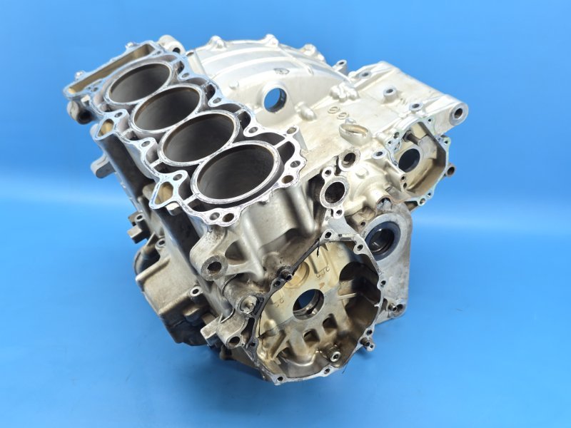 Картер двигателя блок honda cbr1000rr SC-57 2005 (б/у)