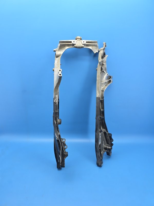 Подрамник honda cbr1000rr SC57 2004 (б/у)