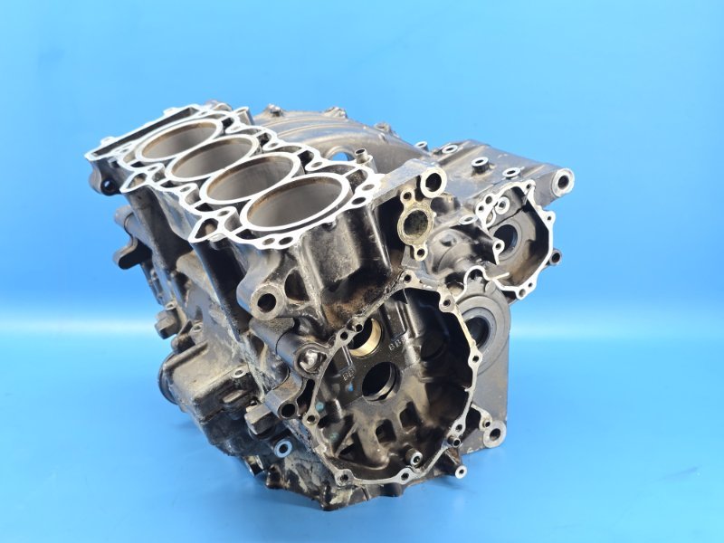 Картер двигателя блок honda cbr1000rr SC57 2004 (б/у)