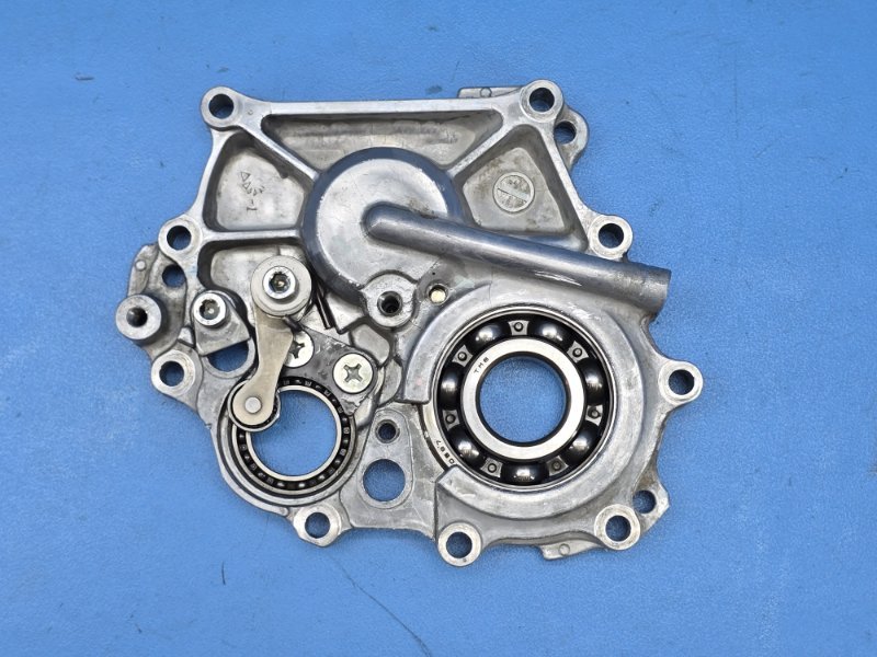 Крышка кпп Kawasaki er-6 2013 (б/у)