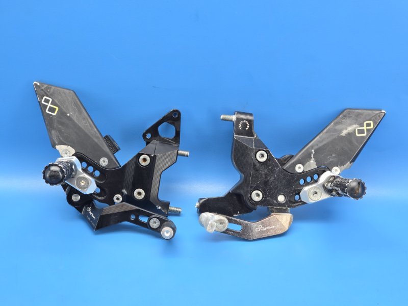 Кронштейн упора ноги, подножки ducati panigale 1199r 1199R 2012 (б/у)