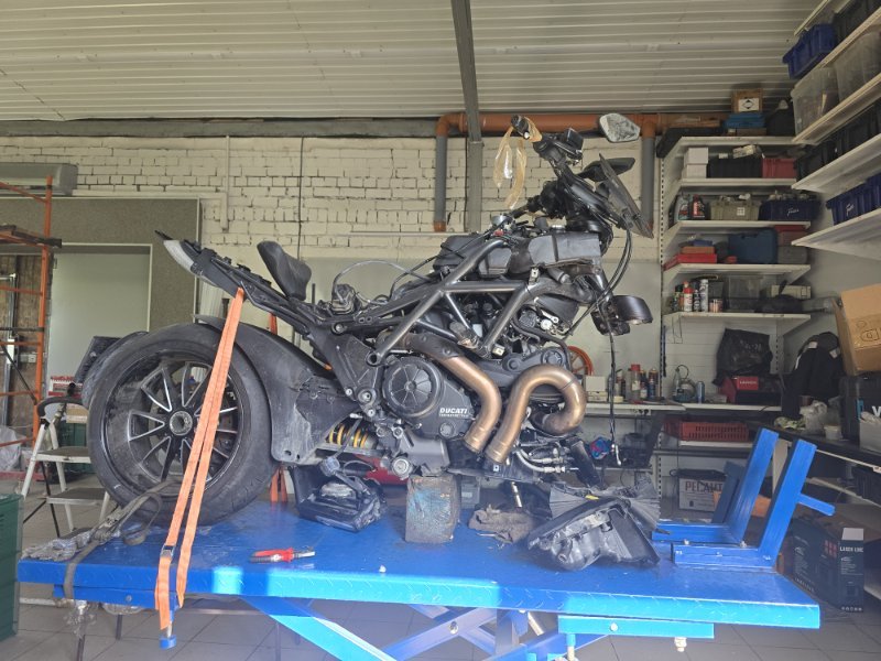 Автомобиль ducati Diavel TESTASTRETTA 2018 года в разбор