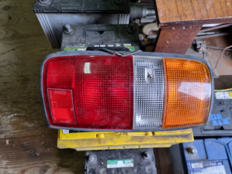 Стоп-сигнал Toyota Land Cruiser HDJ81 1HD-T 1994 задний левый (б/у)