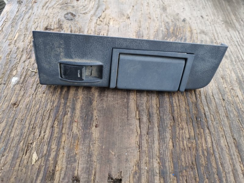 Кнопка стеклоподъемника Toyota Land Cruiser HDJ81 1HD-FT 1996 задняя левая (б/у)