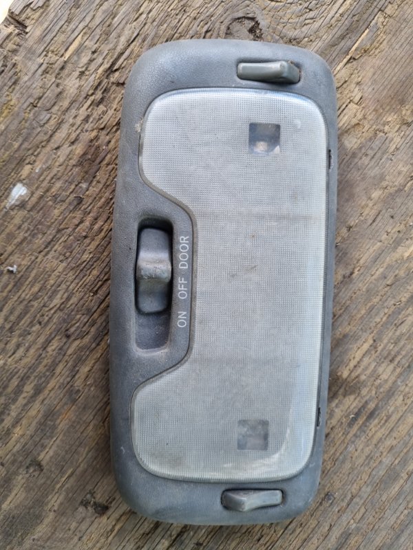 Плафон Toyota Land Cruiser HZJ105L-GCMNS 1HZ 2000 (б/у)