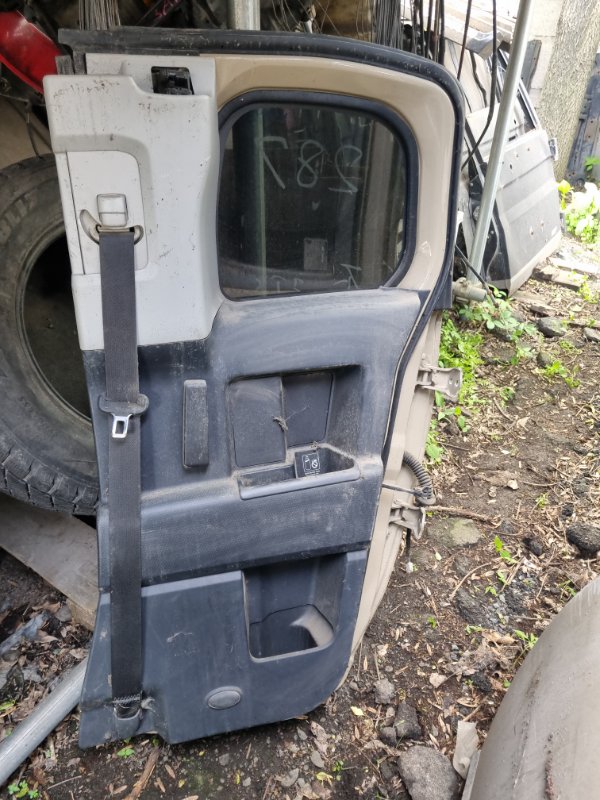 Уплотнительная резинка дверей Toyota Fj Cruiser GSJ15 1GRFE 2012 задняя правая (б/у)
