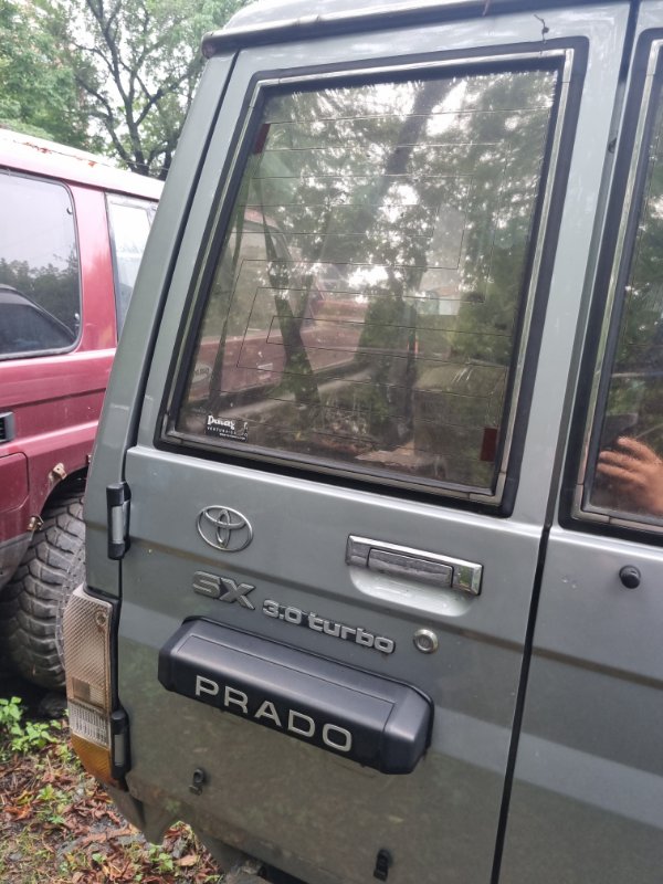 Стекло 5-й двери TOYOTA LAND CRUISER PRADO LJ71 KZJ71 1KZTE 2LTE 1993 заднее левое (б/у)