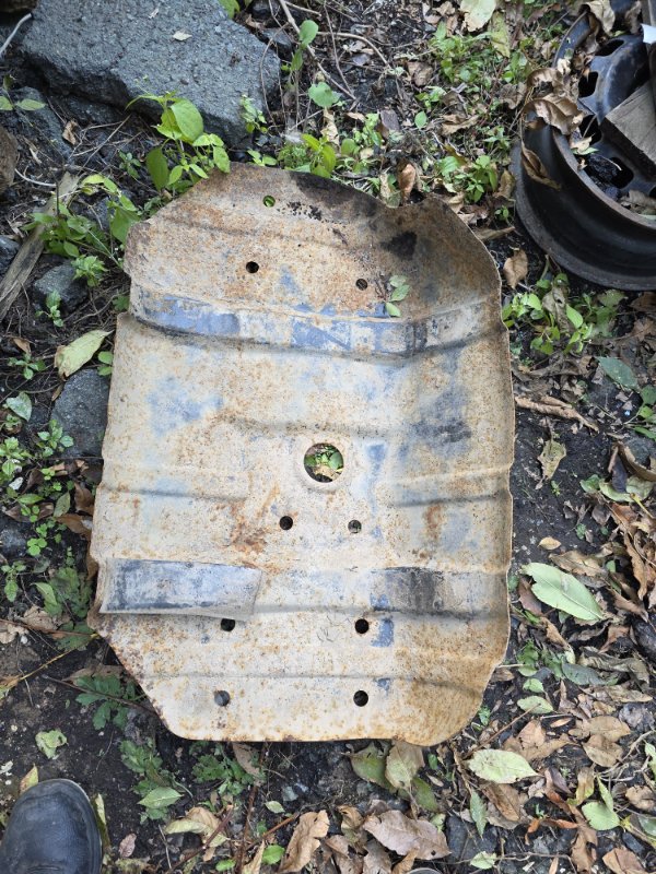 Защита бензобака Toyota LAND CRUISER PRADO LJ78 2L-TE 1991 (б/у)