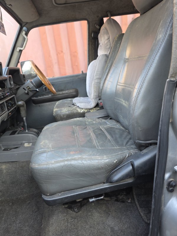 Сиденье Toyota LAND CRUISER PRADO HZJ77V 1HZ 1999 переднее (б/у)