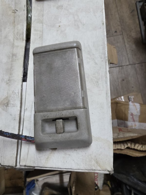 Плафон Toyota LAND CRUISER HDJ81 1HD-FT 1996 (б/у)