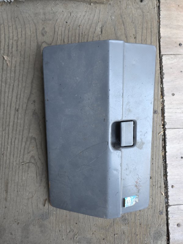 Крышка бардачка Toyota LAND CRUISER PRADO LJ78 2L-TE 1991 (б/у)