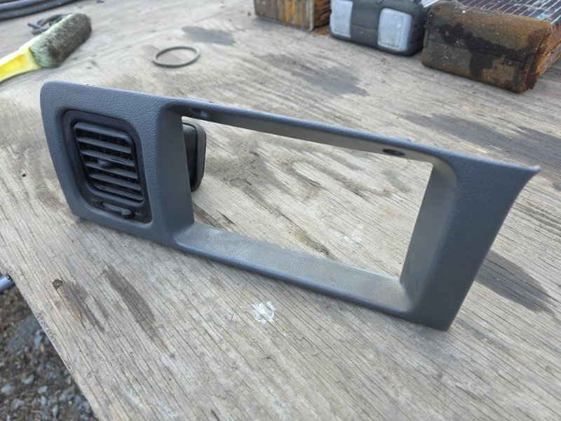 Рамка магнитофона Toyota LAND CRUISER PRADO KZJ78 1KZ-TE 1993 (б/у)