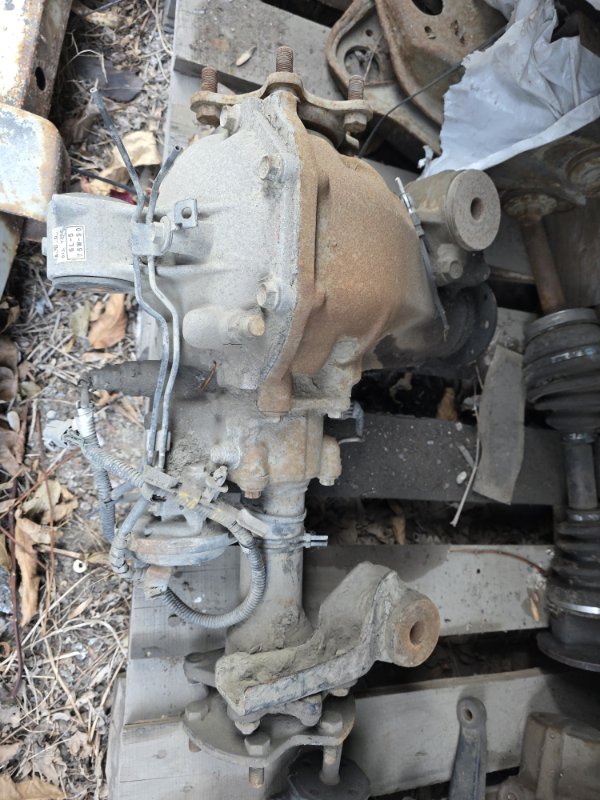 Редуктор Toyota Hilux Surf KZN130 1KZ-TE 1994 передний (б/у)